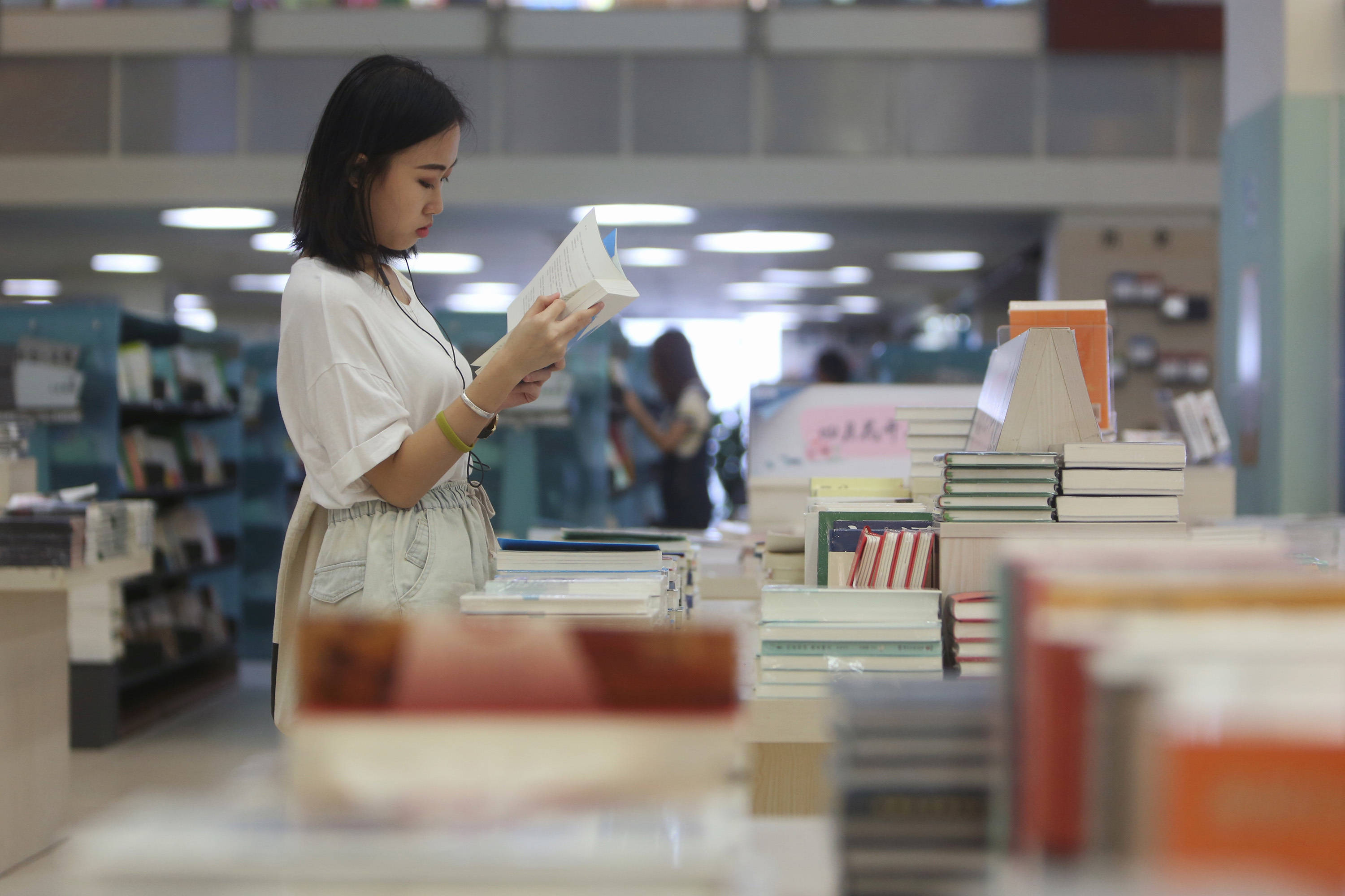 中国易经起名大师谢咏谈~八字缺金的女人怎么化解