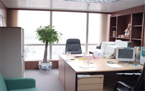 办公室窗户不易被遮挡反光煞会造成办公职员工作分神