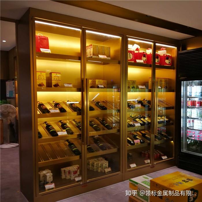 现代酒柜款式多样，设计摆放需注意，你了解吗？